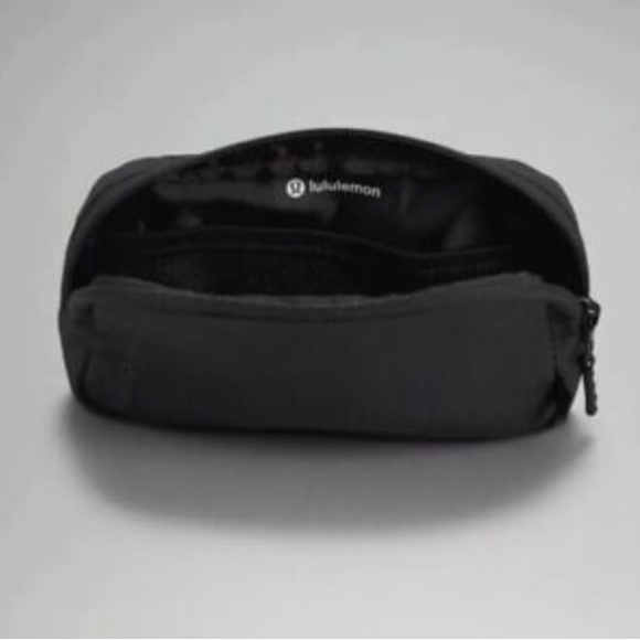 🖤NEW LULULEMON EVERYWHERE BAG 1L - Picture 5 of 6